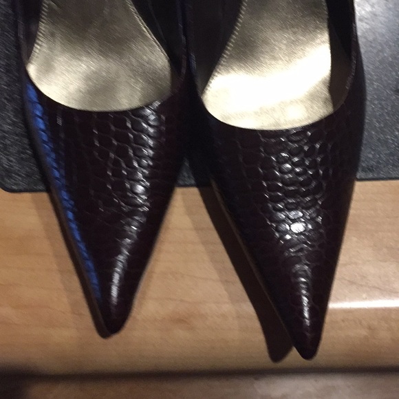 Shoes - Picture 2 of 4